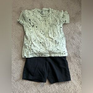 H&m tshirt top and Cat & Jack shorts